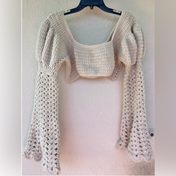 Hand-knit Cropped-top Puff-shoulders Long Bell-sleeves Festival-Fairy Shrug - Picture 3 of 5